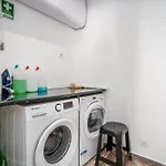 #034 Cozy Great Location דירה